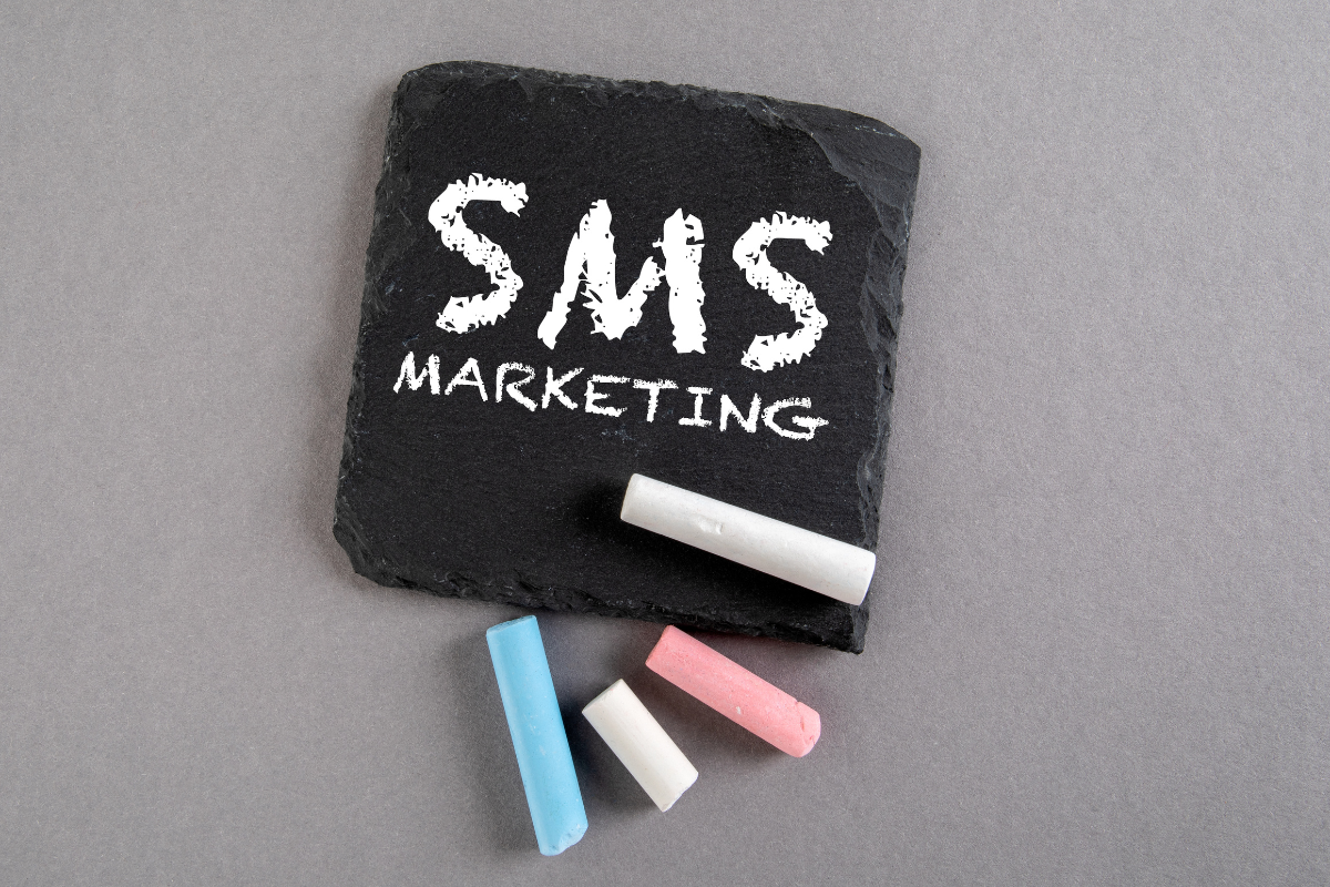 Czym jest SMS marketing, na czym polega i czy warto w to inwestować?