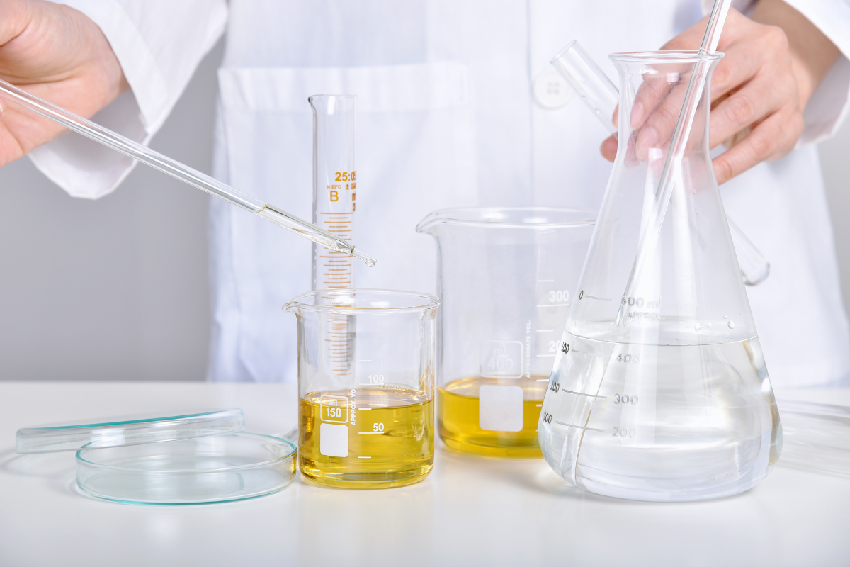 Czym są i do czego służą odczynniki chemiczne do laboratoriów? 